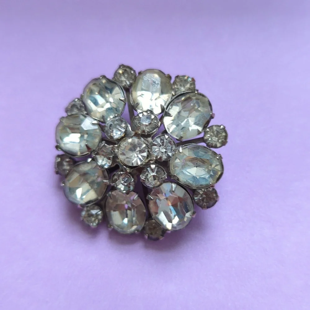 Vintage Pin Rhinestone Crystal Brooch Elegant Glamour Hollywood Bling Sparkle
